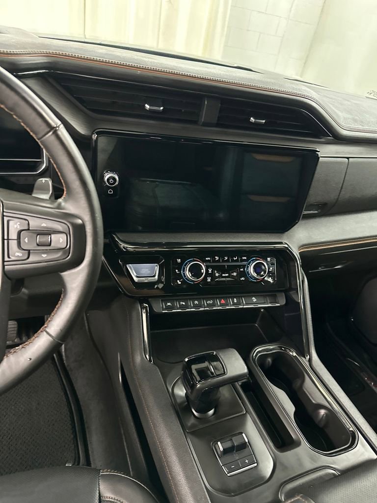 Used 2024 GMC Sierra 1500 AT4 w/ Technology Package image 21