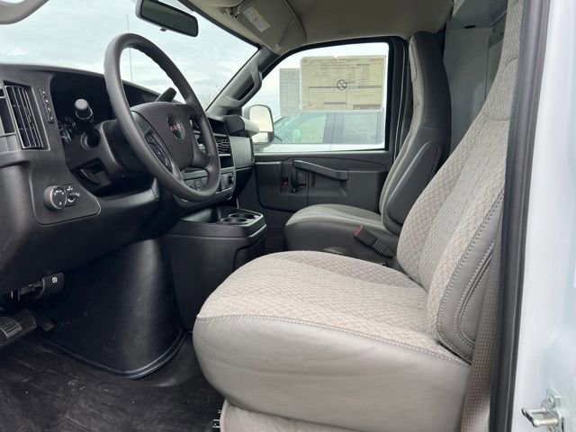 New 2025 GMC Savana 3500 w/ Power Convenience Package image 17