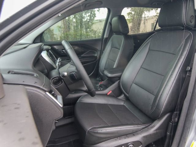 Used 2024 GMC Terrain SLT w/ Infotainment Package II AWD/4WD image 15