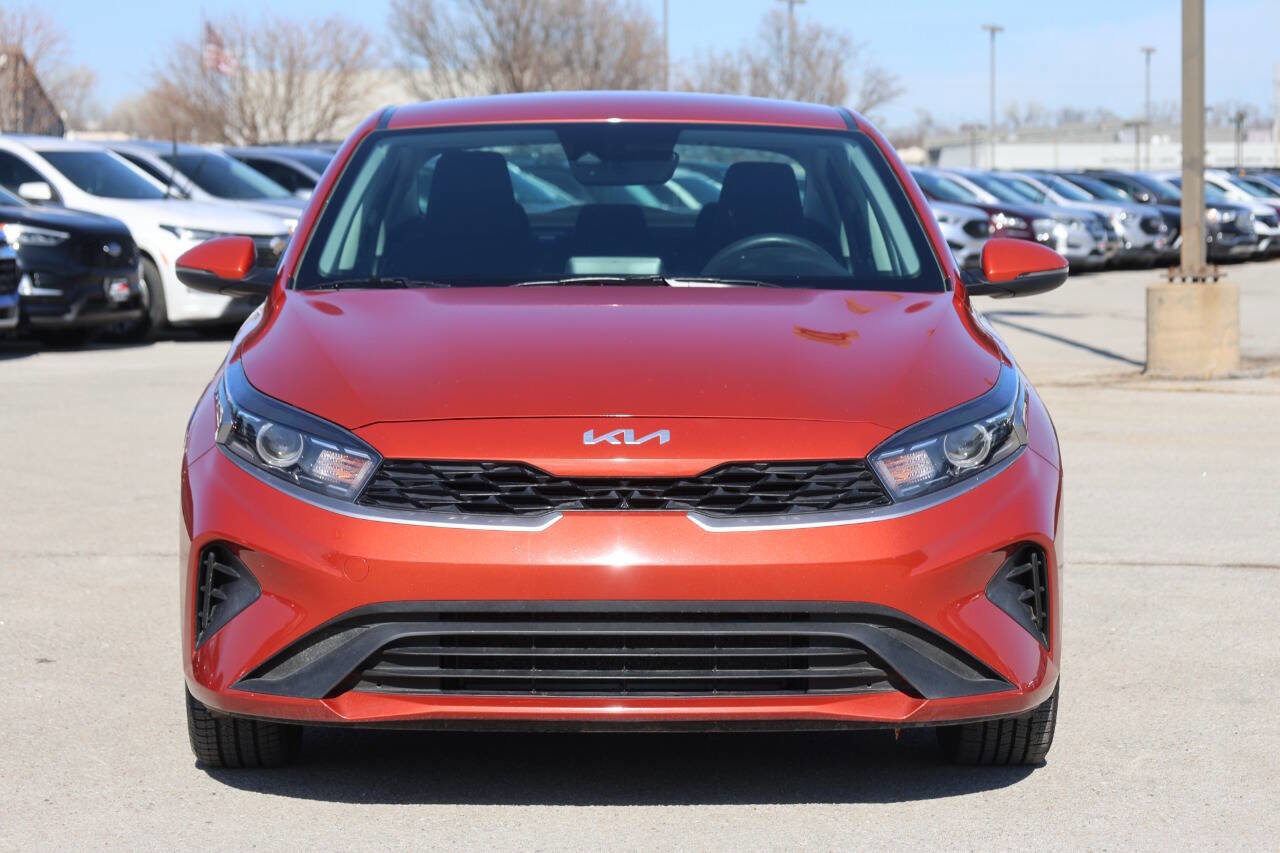 Used 2024 Kia Forte LXS w/ LXS Technology Package image 2