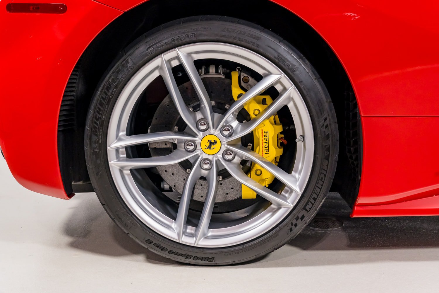 Used 2019 Ferrari 488 GTB RWD image 15