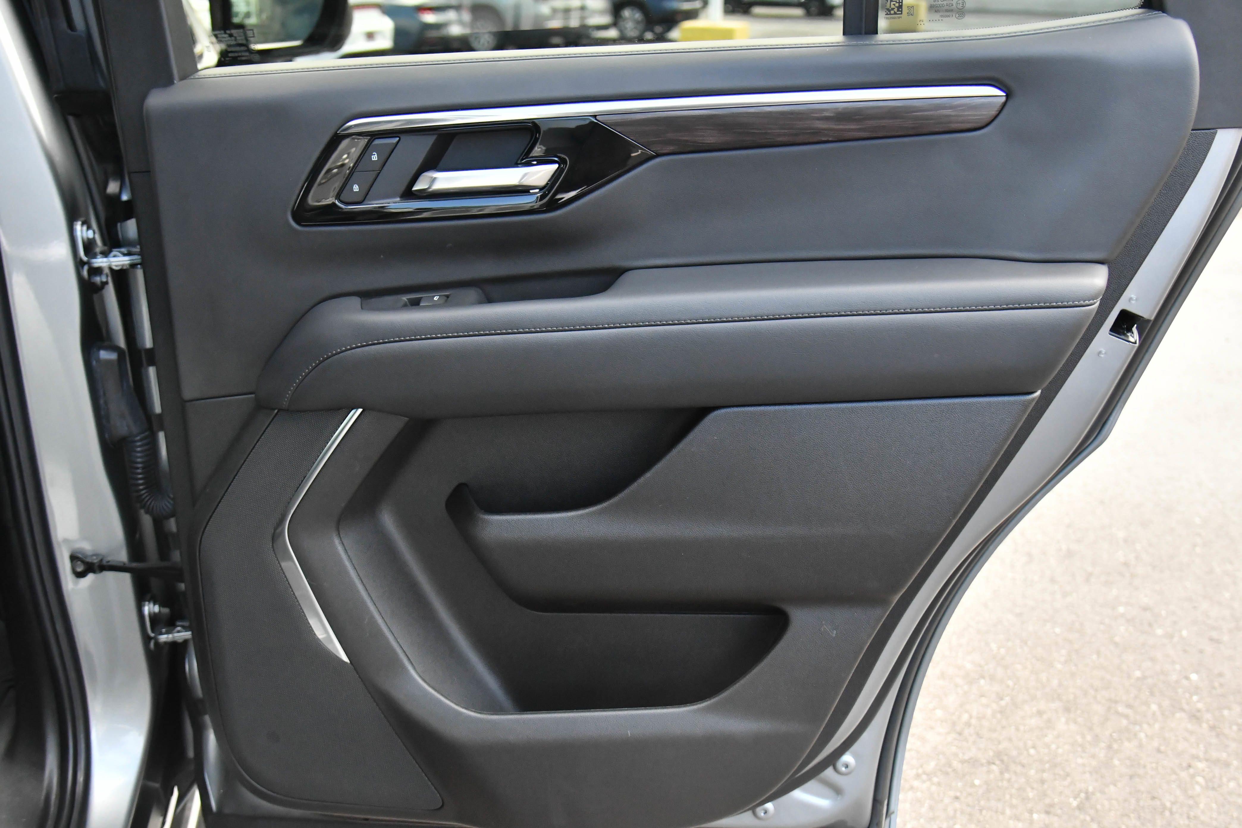 Used 2025 Chevrolet Tahoe LT image 56