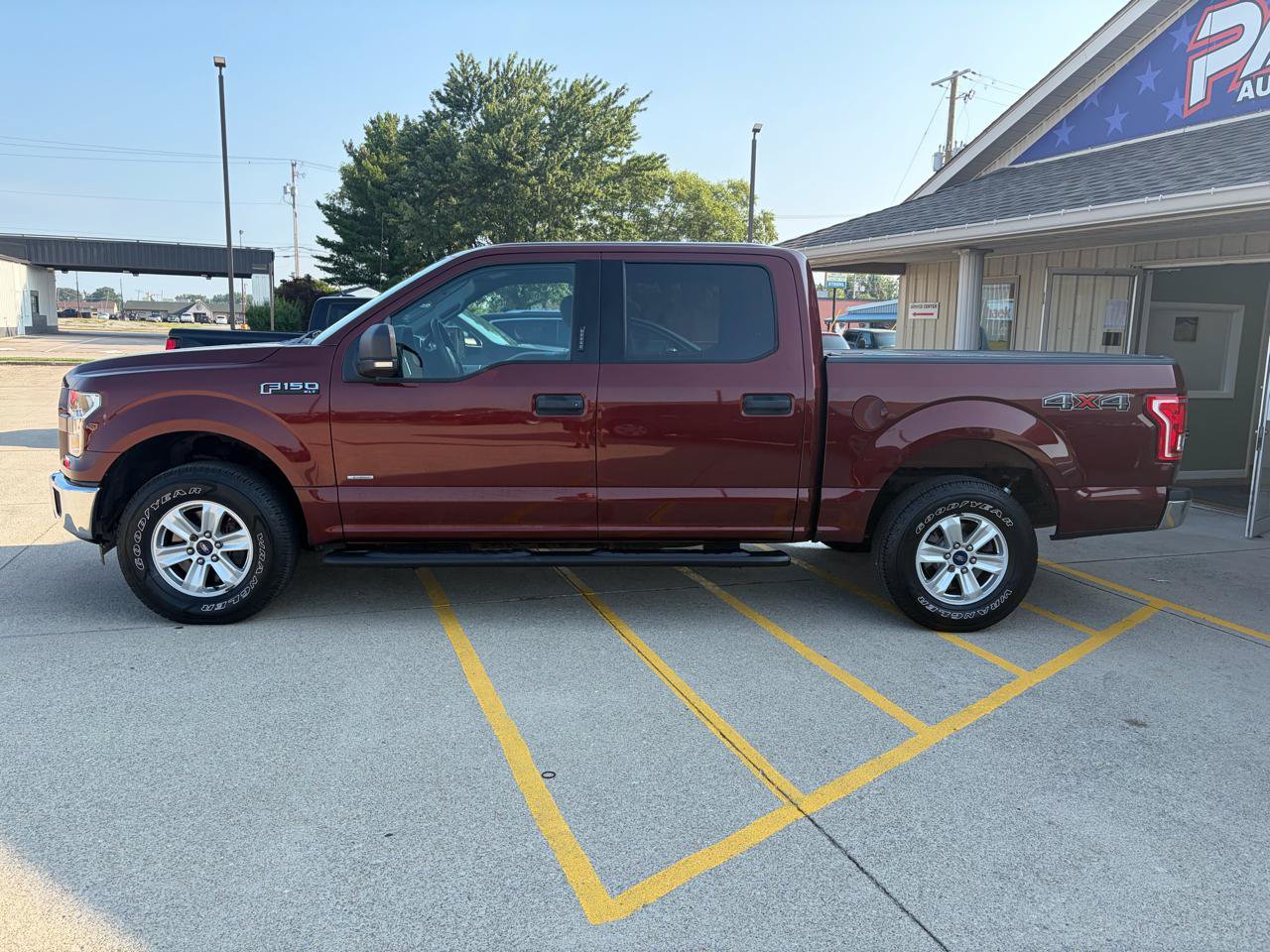 Used 2016 Ford F150 XLT w/ Equipment Group 301A Mid AWD/4WD image 4
