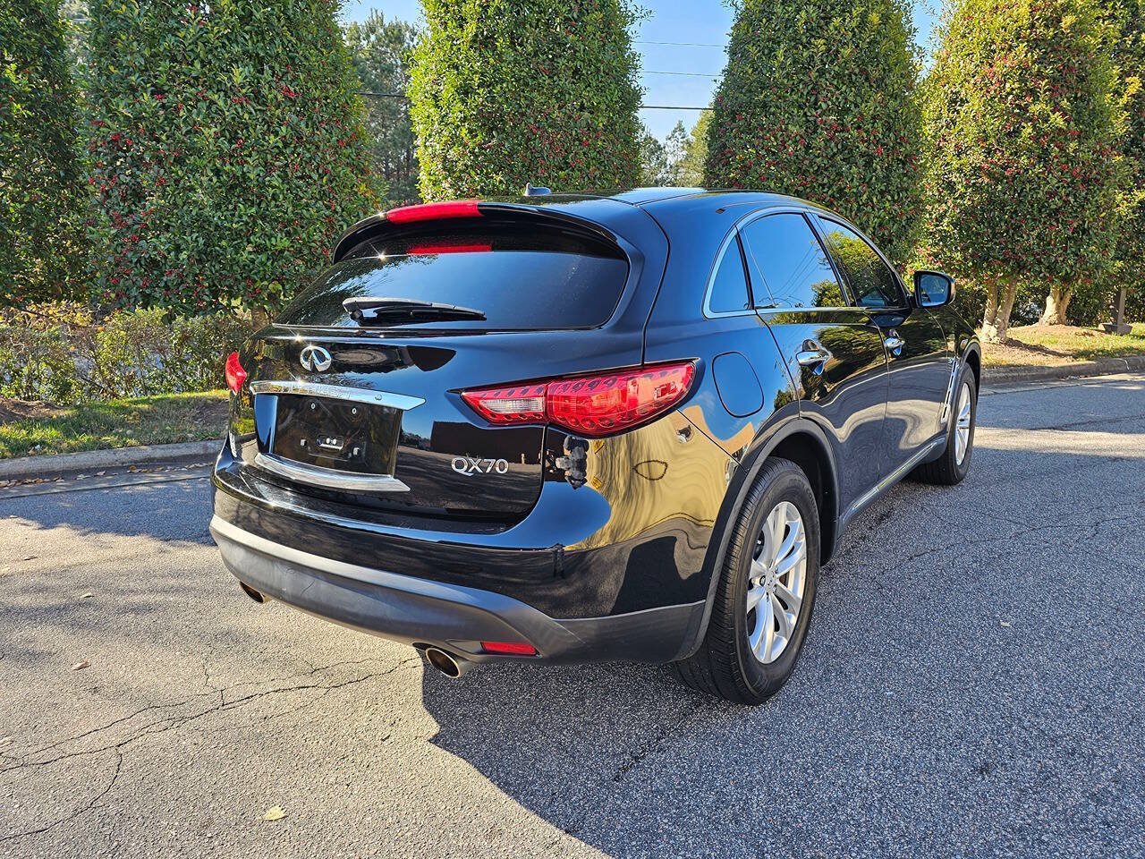 Used 2017 INFINITI QX70 2WD image 5