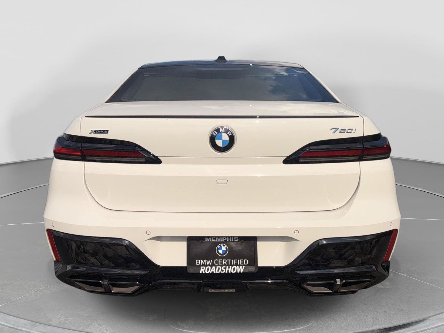 Certified 2025 BMW 760i xDrive w/ Premium Package AWD/4WD image 4