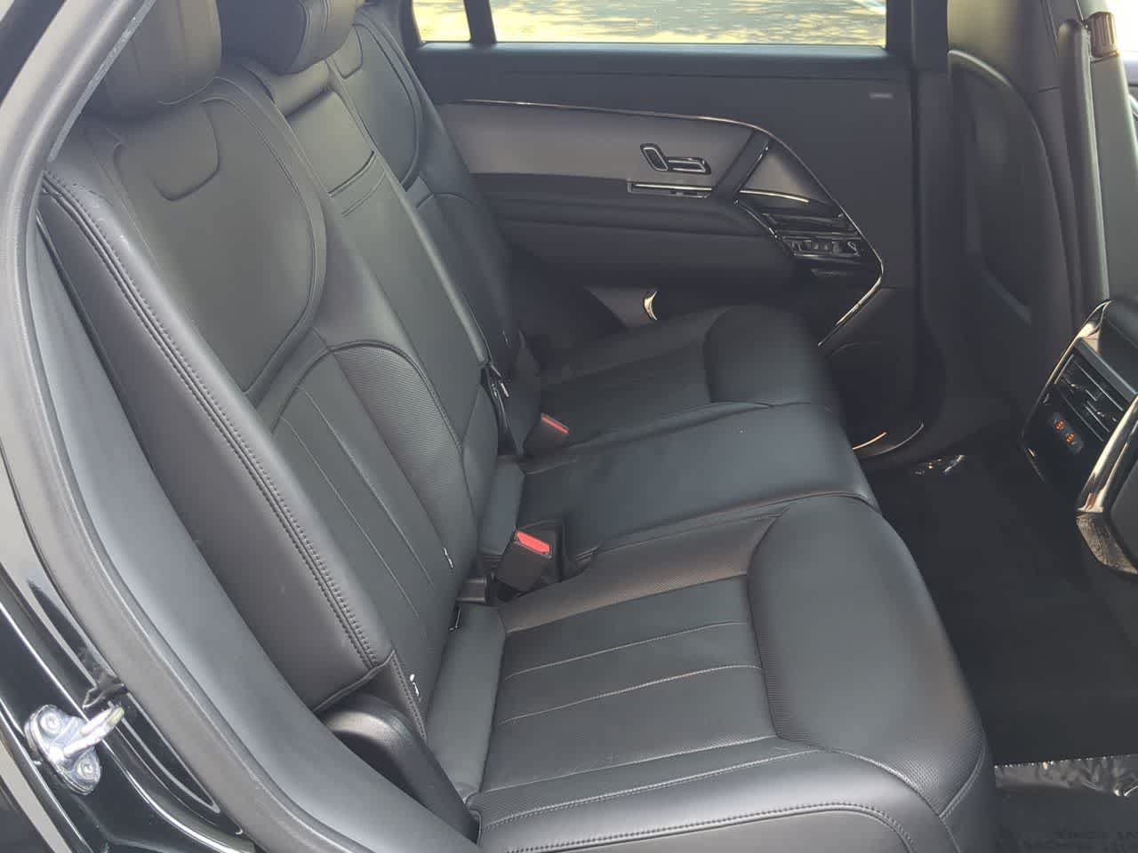 Used 2025 Land Rover Range Rover Sport SE AWD/4WD image 22