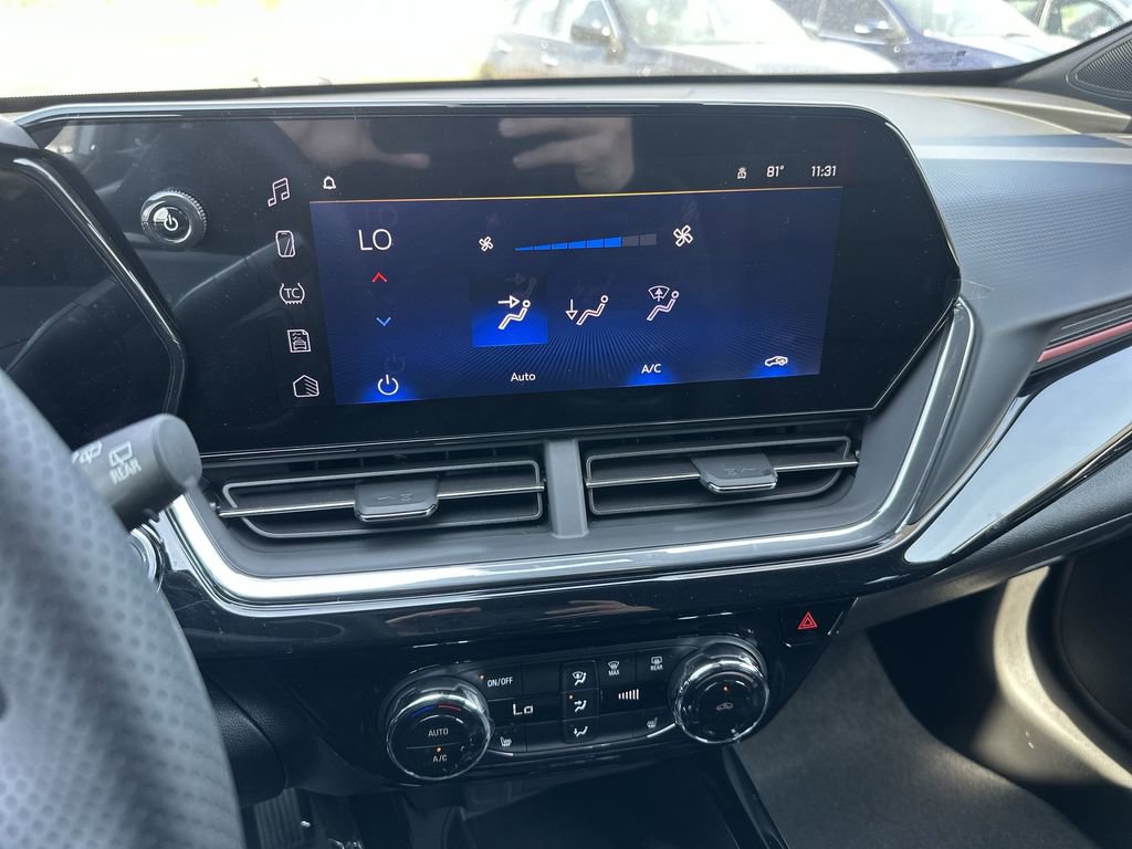 New 2026 Chevrolet Trax RS w/ Sunroof Package image 18