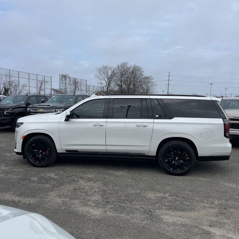 Used 2023 Cadillac Escalade ESV Sport w/ Touring Package image 6