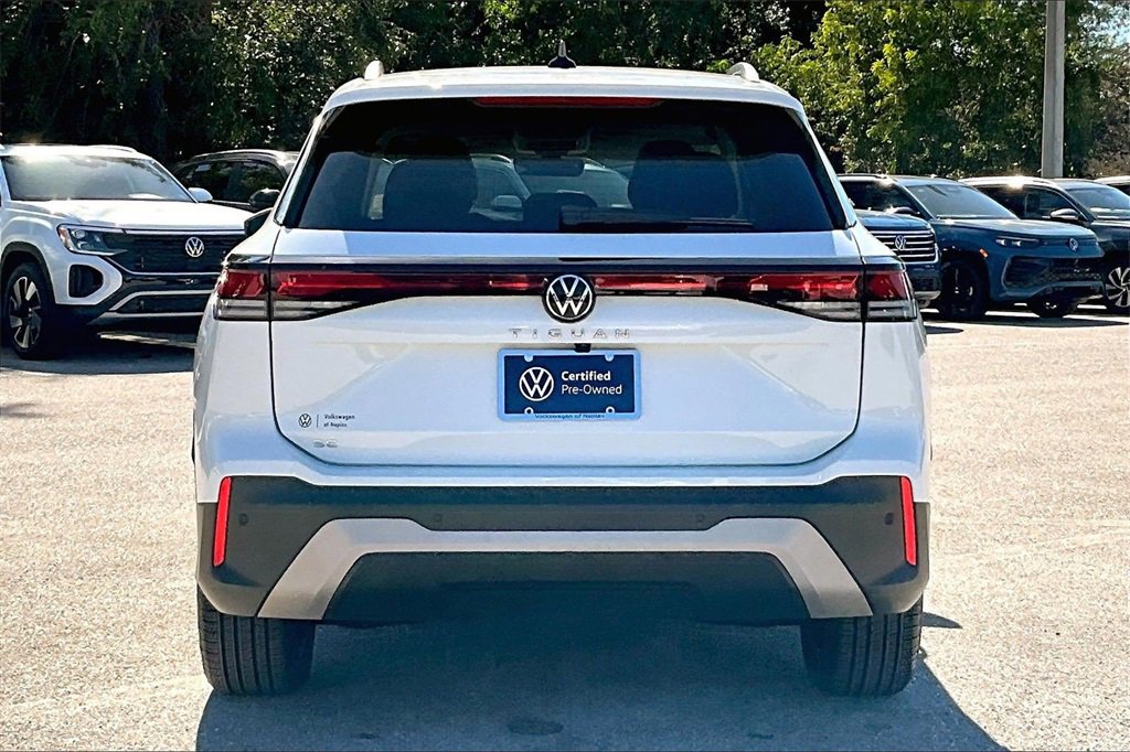 Certified 2025 Volkswagen Tiguan SE image 6