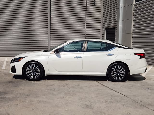 Used 2024 Nissan Altima 2.5 SV FWD image 5