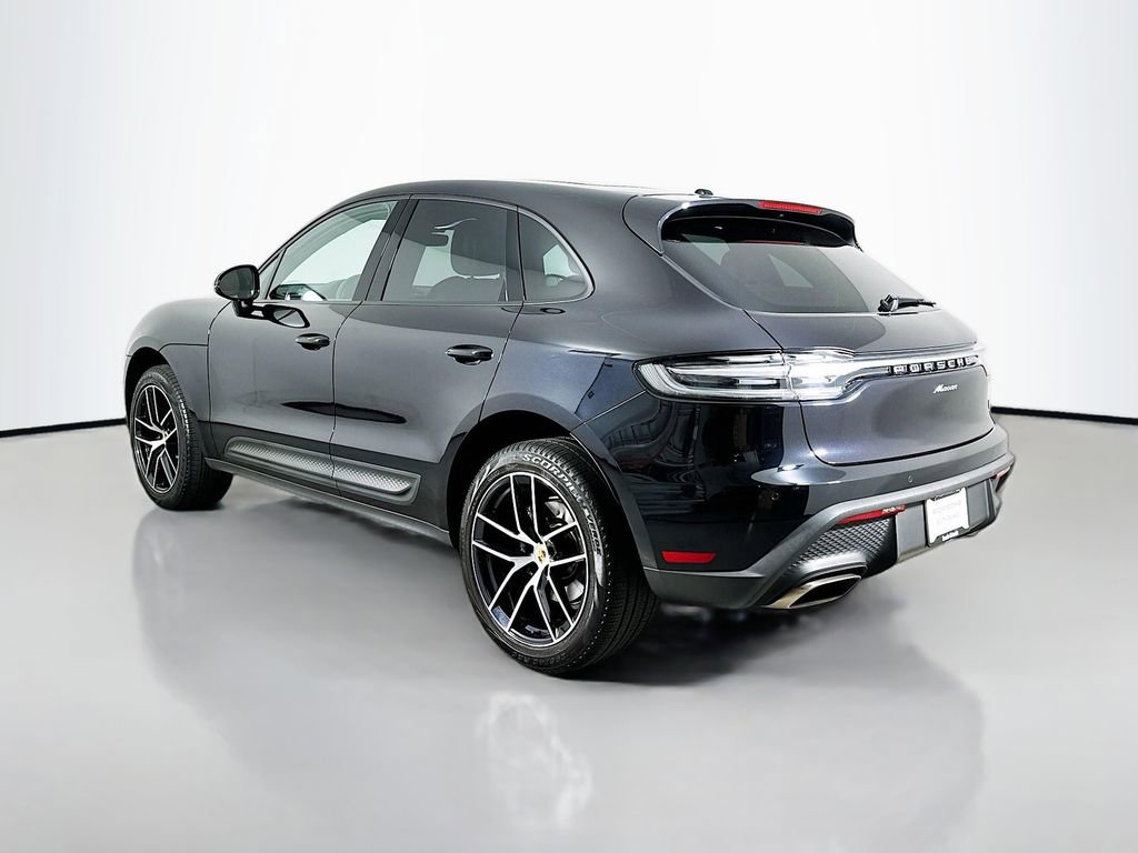 Used 2024 Porsche Macan AWD/4WD image 3