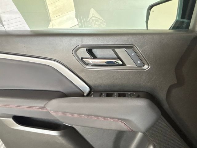 Used 2024 Chevrolet Colorado Z71 w/ LPO, Dark Essentials Package AWD/4WD image 15