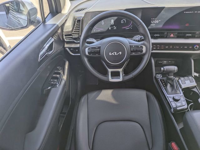 Used 2025 Kia Sportage EX image 16