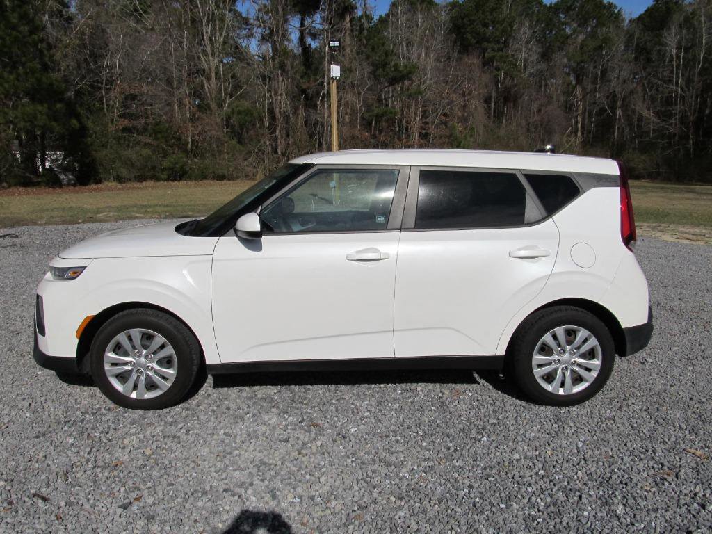 Used 2020 Kia Soul LX image 3