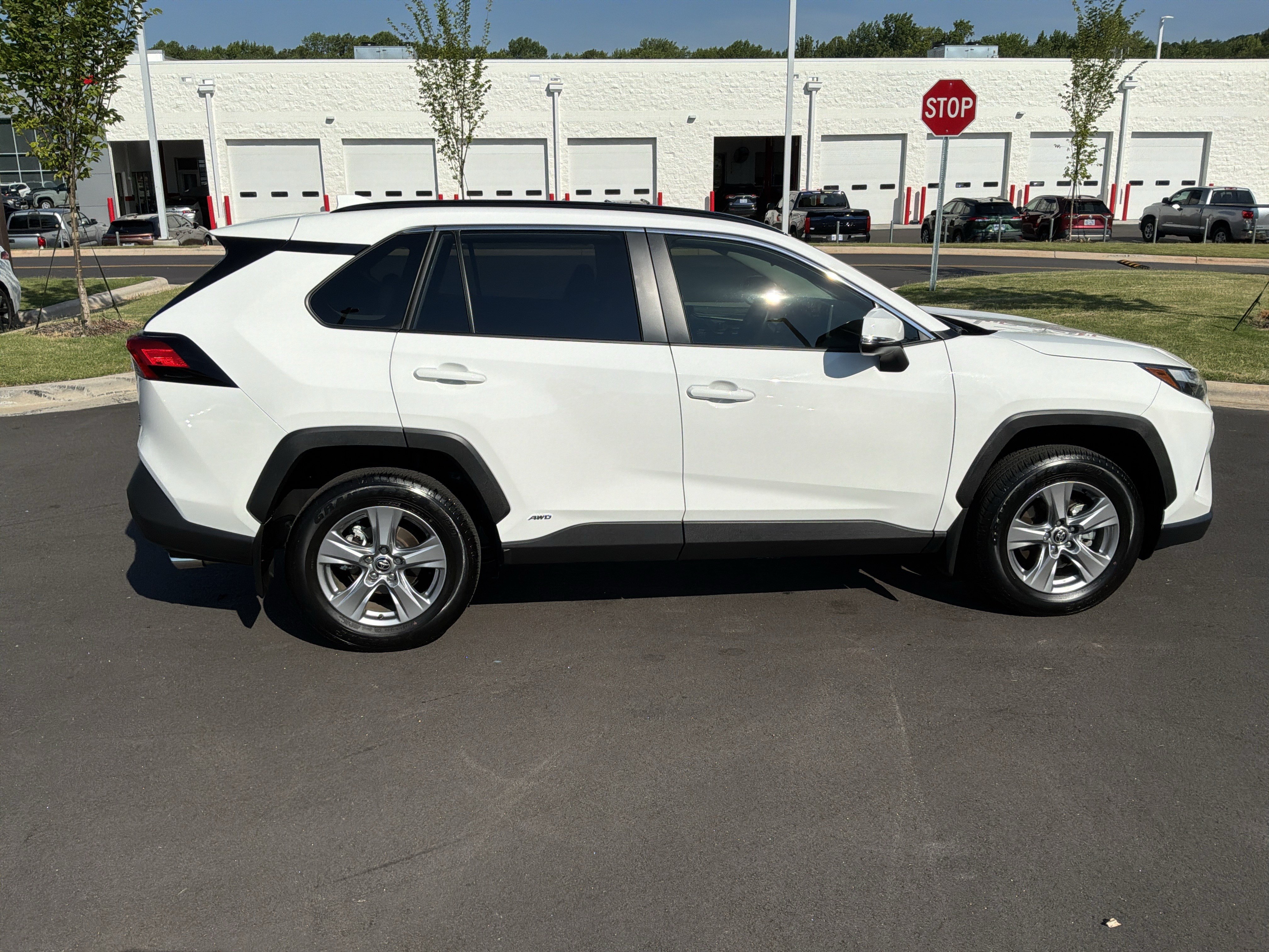 Used 2025 Toyota RAV4 LE AWD/4WD image 11
