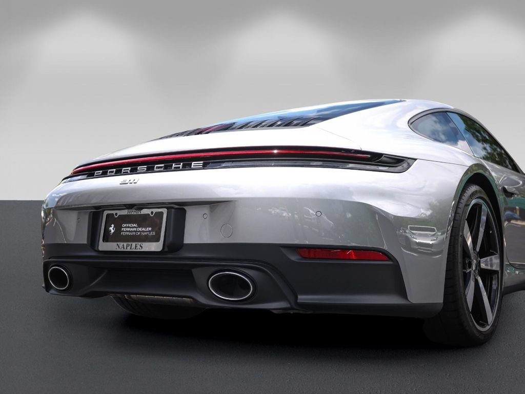 Used 2025 Porsche 911 Carrera RWD image 16