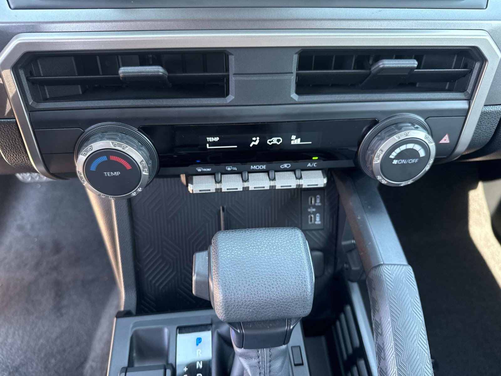 Used 2025 Toyota 4Runner SR5 AWD/4WD image 23