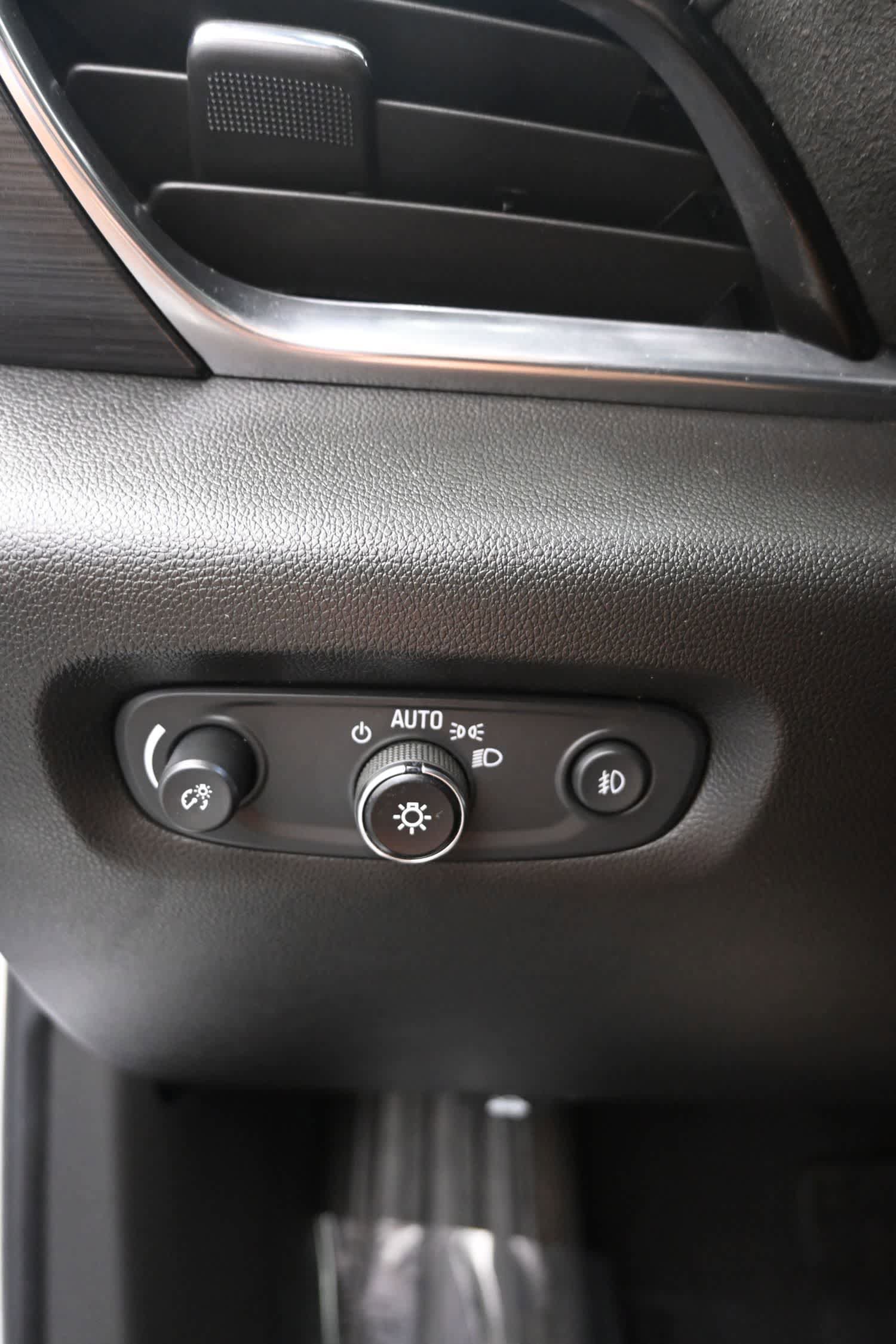Used 2021 Chevrolet Traverse High Country AWD/4WD image 28