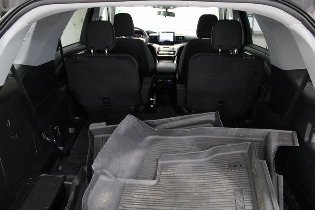 Used 2023 Ford Explorer XLT image 24