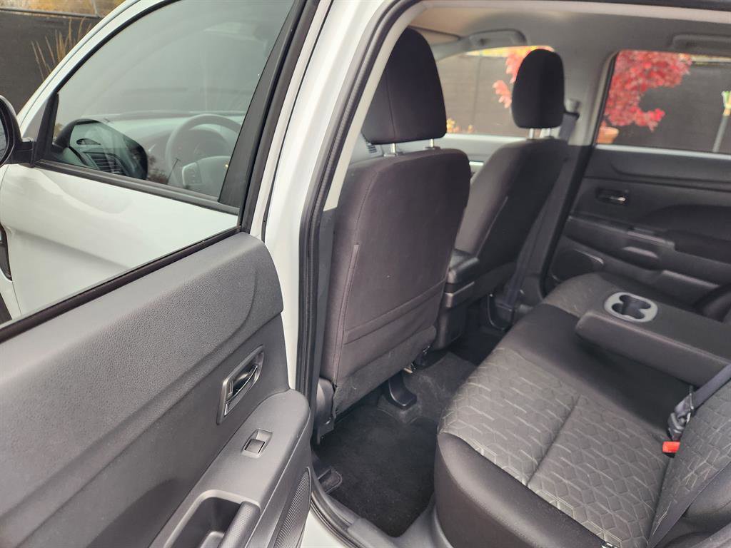 Used 2024 Mitsubishi Outlander Sport ES image 21