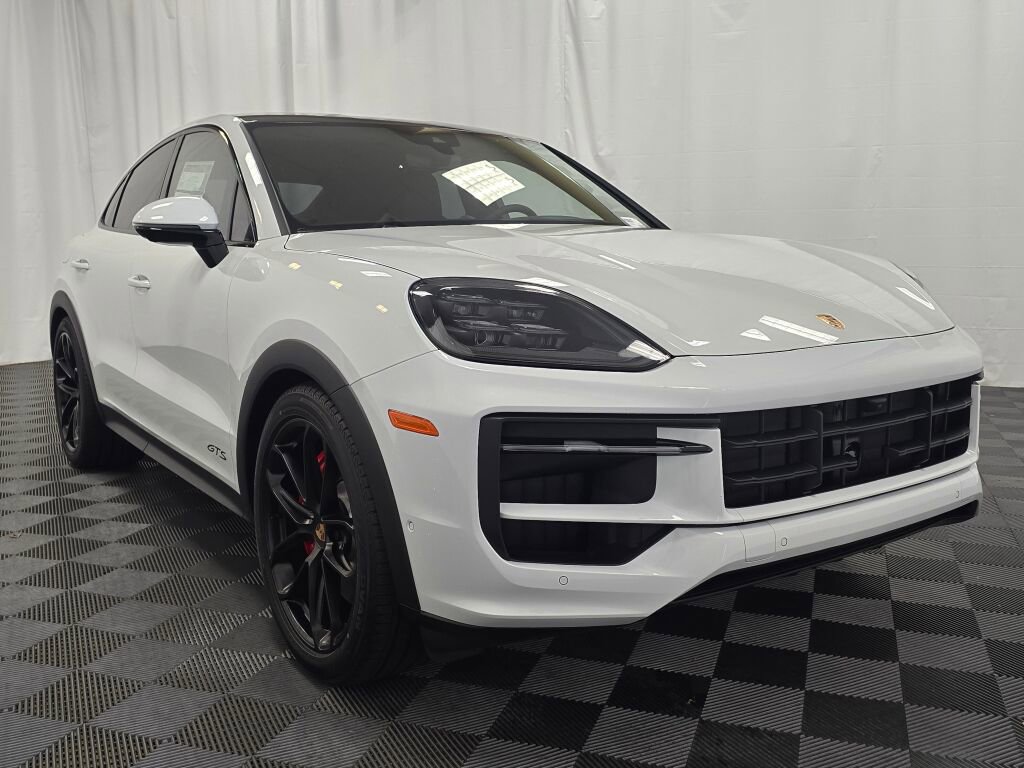 New 2026 Porsche Cayenne GTS image 9