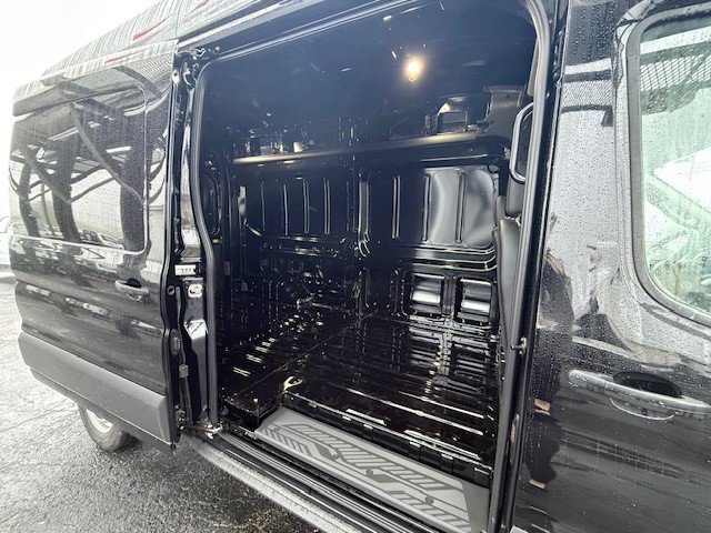 New 2026 Ford Transit 250 148 High Roof RWD image 9