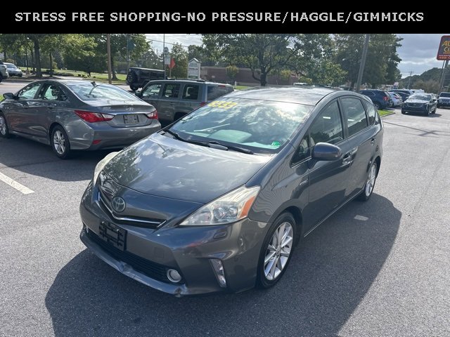 Used 2013 Toyota Prius V Five image 2