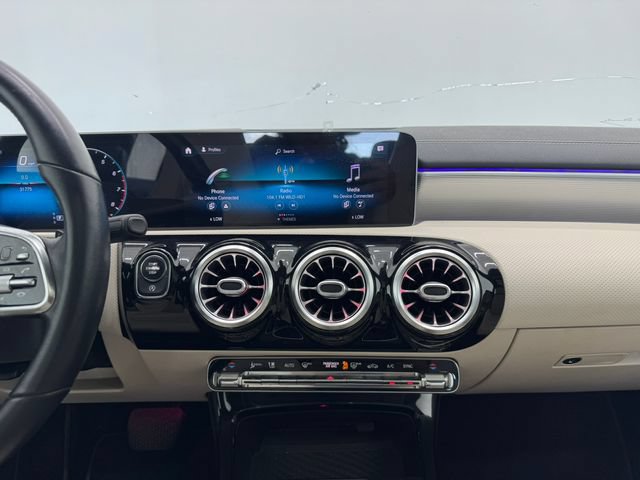 Used 2020 Mercedes-Benz CLA 250 image 5