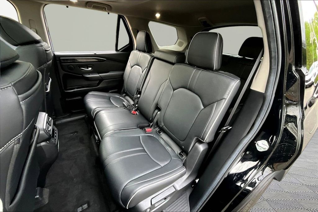 Used 2024 Honda Pilot Elite image 18