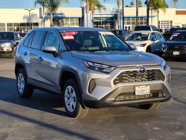 Used 2025 Toyota RAV4 LE image 3