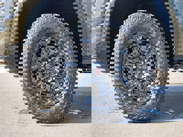 New 2025 GMC Canyon Elevation w/ Convenience Package image 9