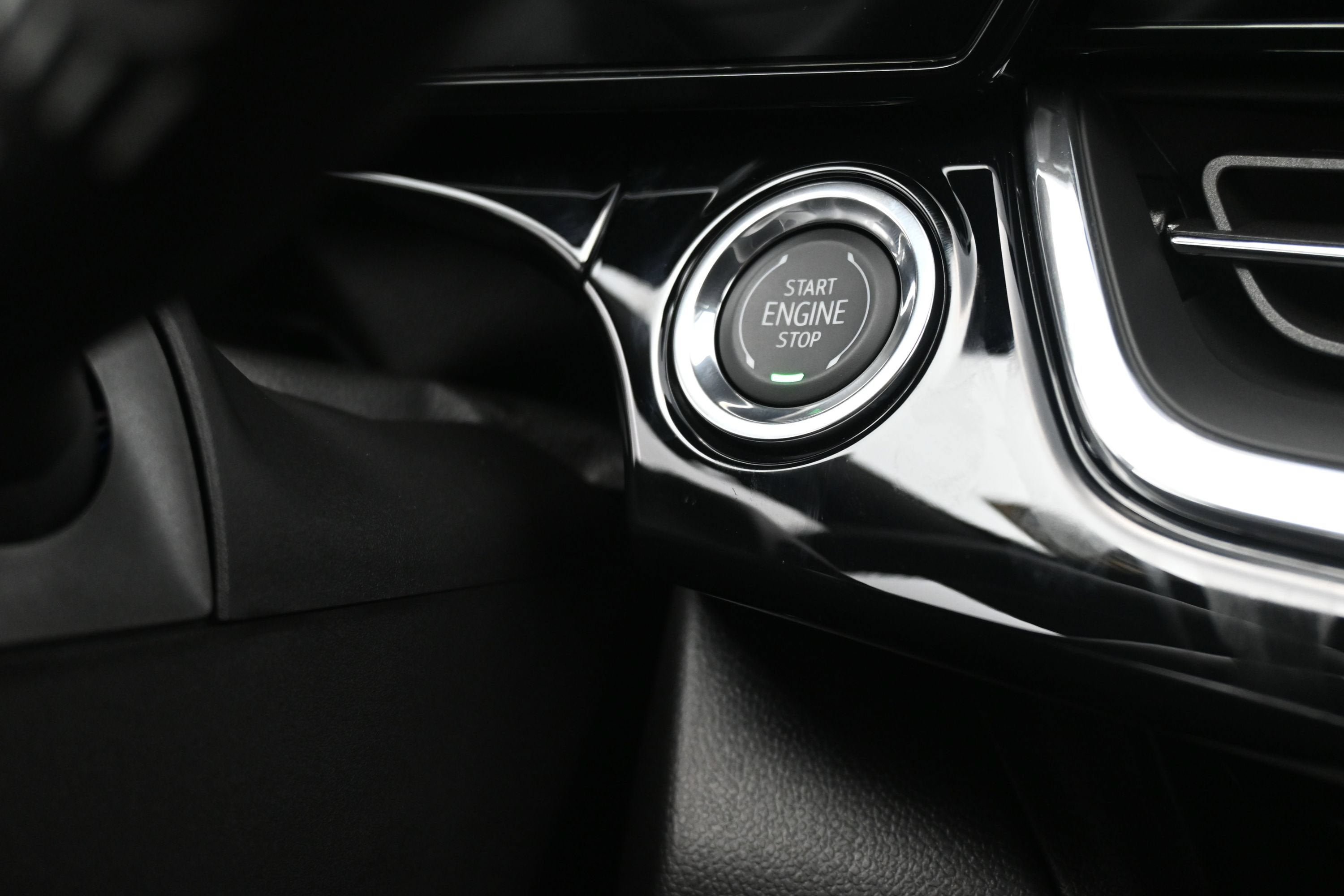 New 2026 Chevrolet Trax RS w/ Sunroof Package FWD image 18