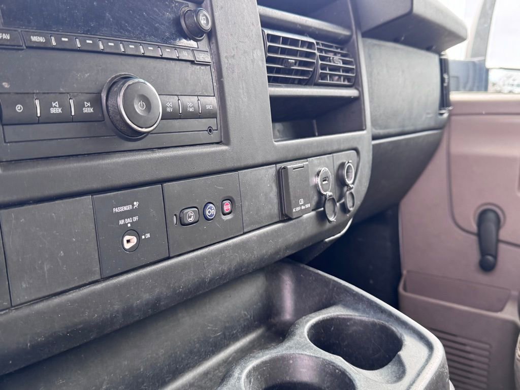 Used 2016 Chevrolet Express 3500 image 10