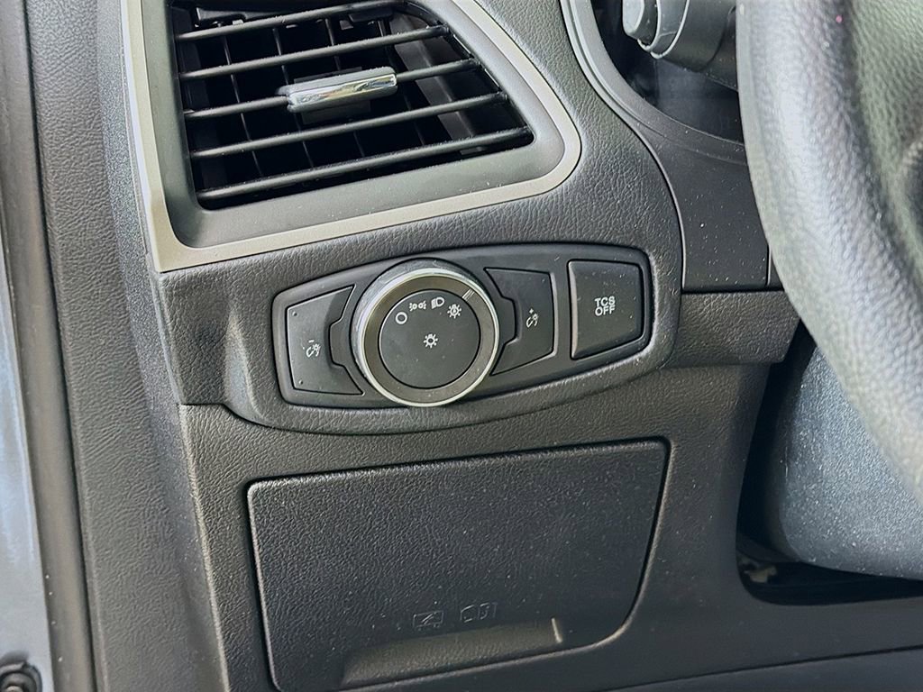 Used 2022 Ford Edge SE image 26