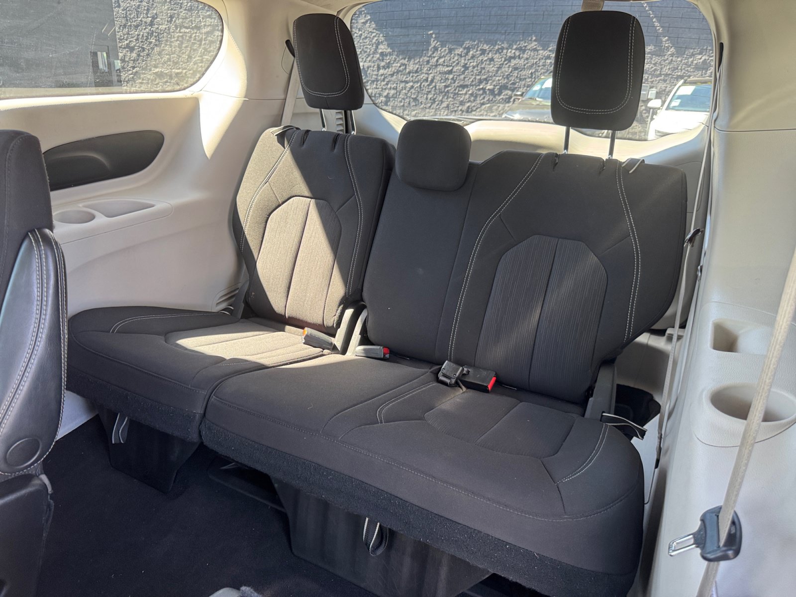 Used 2023 Chrysler Voyager LX FWD image 18