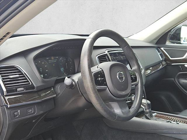 Used 2017 Volvo XC90 T6 Momentum w/ Vision Package image 10