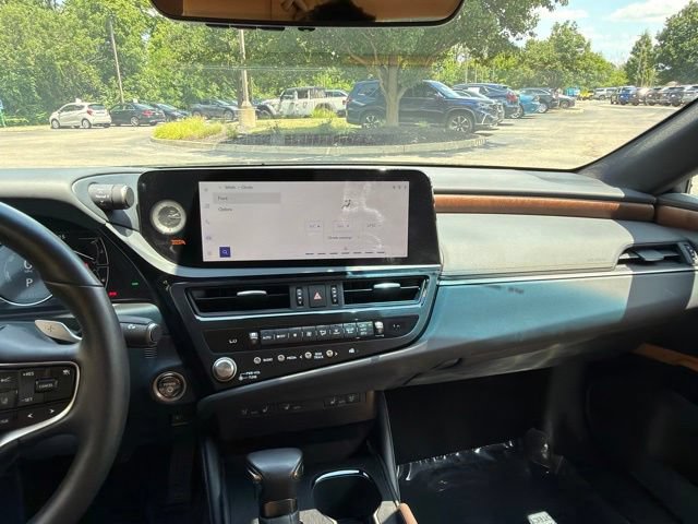 Used 2025 Lexus ES 300h F Sport w/ Accessory Package (Z1) FWD image 14