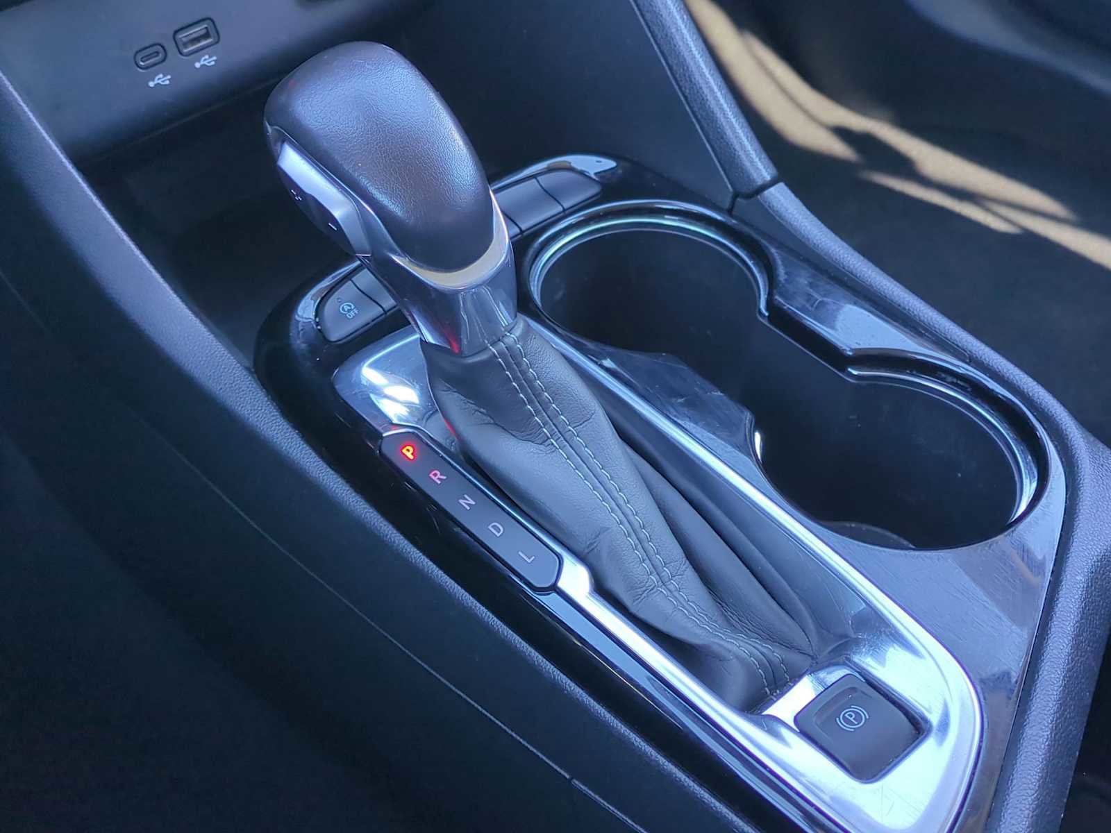 Used 2024 Buick Encore GX Sport Touring image 15