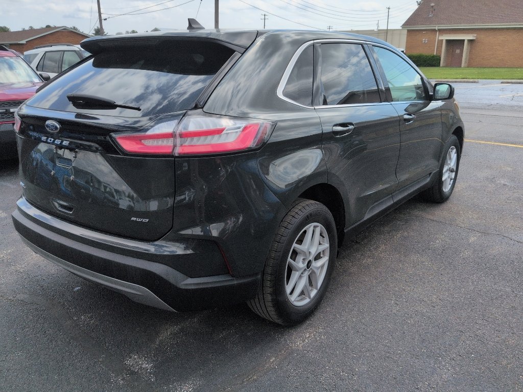 Used 2023 Ford Edge SEL w/ Convenience Package image 3