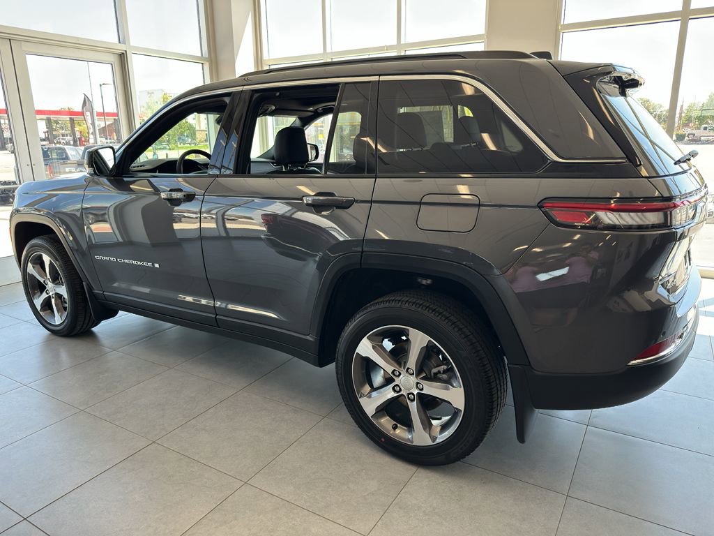 New 2025 Jeep Grand Cherokee Limited image 1