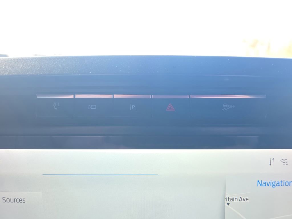 Certified 2022 Ford F150 Lariat w/ Equipment Group 502A High image 45