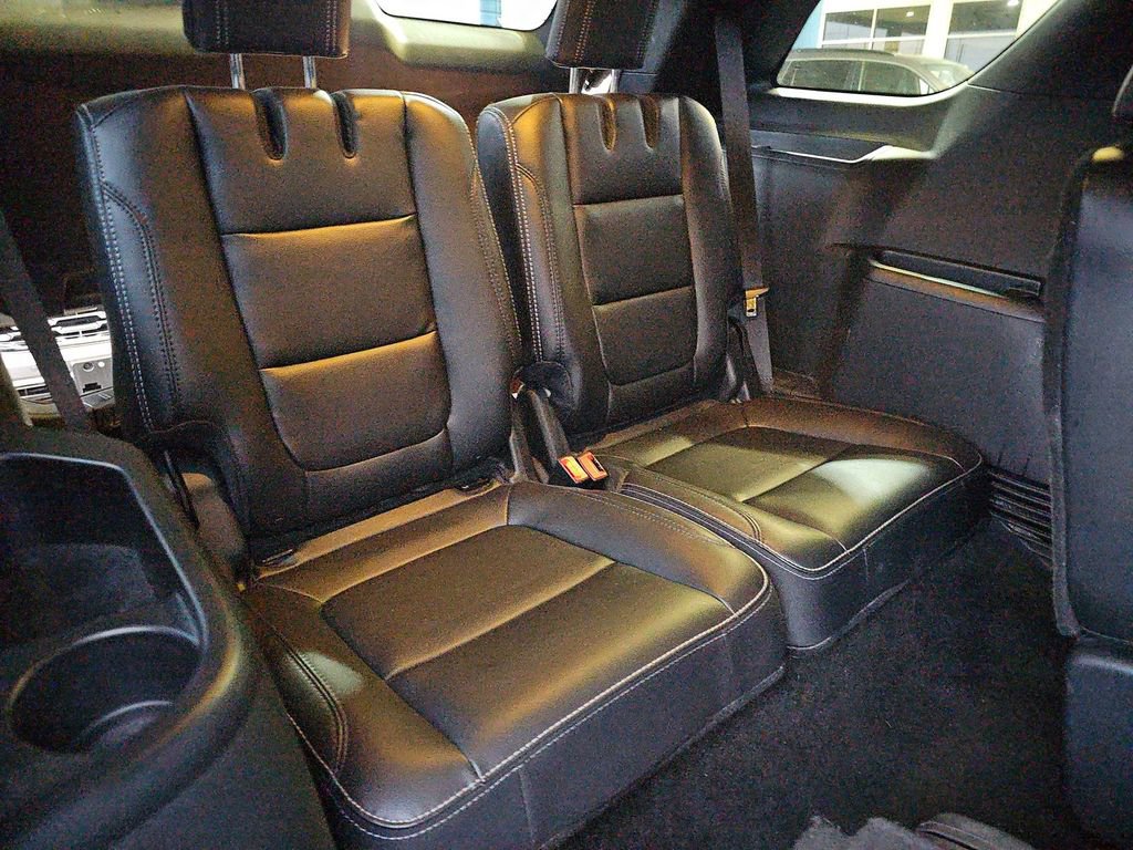 Used 2017 Ford Explorer Limited w/ Equipment Group 301A AWD/4WD image 16