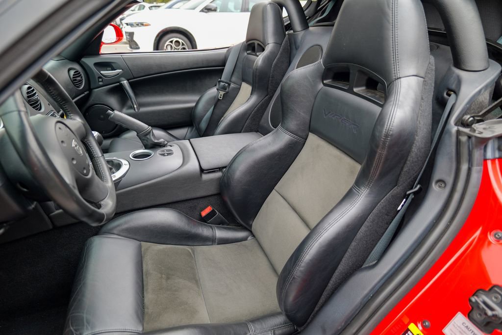 Used 2004 Dodge Viper SRT-10 image 36
