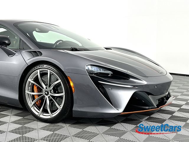 Used 2024 McLaren Artura image 42