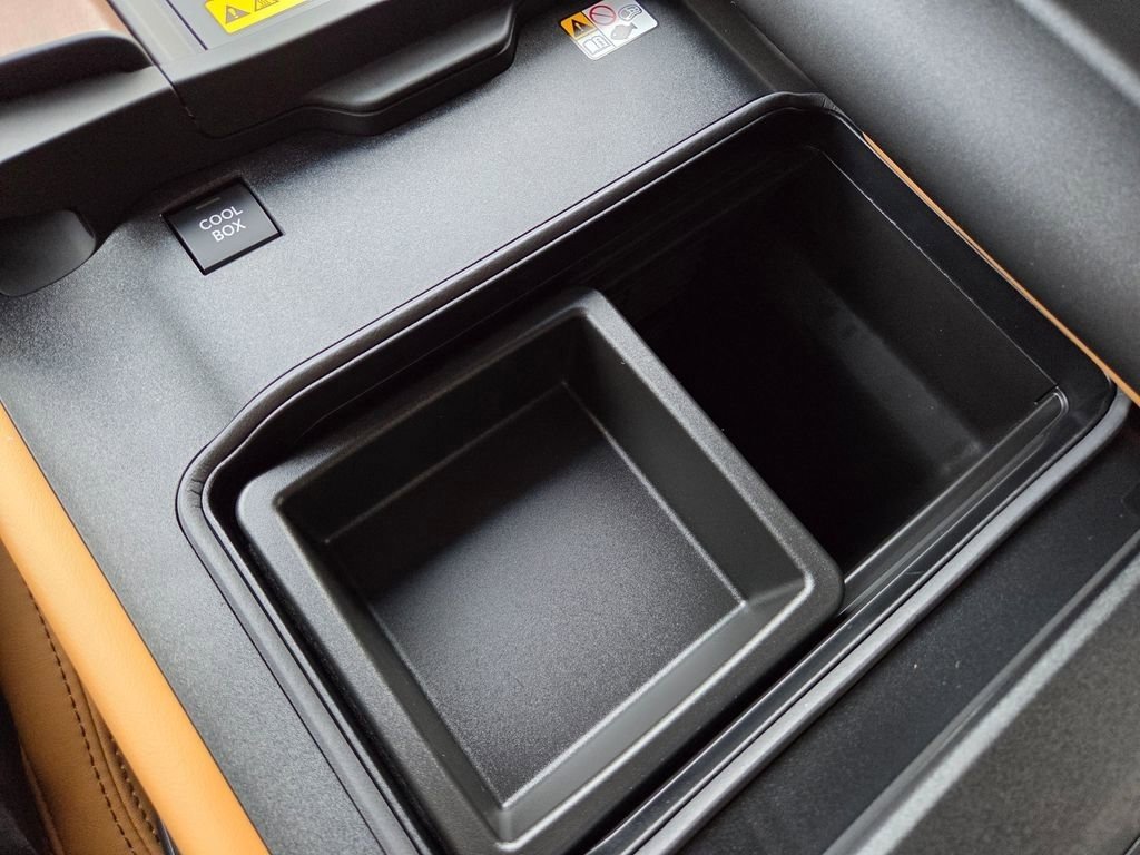 New 2026 Lexus LX 600 4WD w/ Premium Package image 23