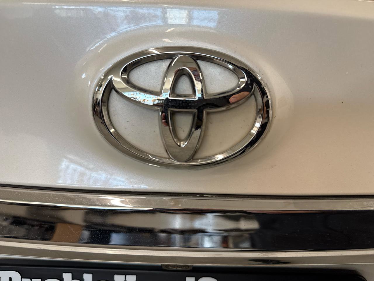 Used 2015 Toyota Avalon XLE FWD image 85