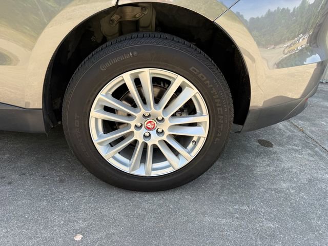 Used 2017 Jaguar F-PACE Prestige image 38