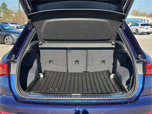 New 2025 Audi Q3 2.0T Premium image 30