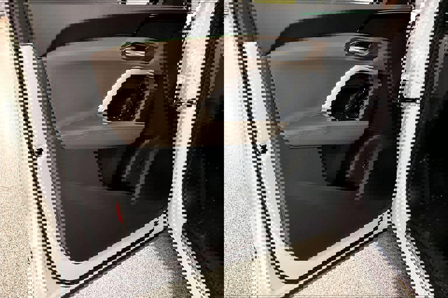 Used 2025 Audi Q5 Premium w/ Convenience Package image 21