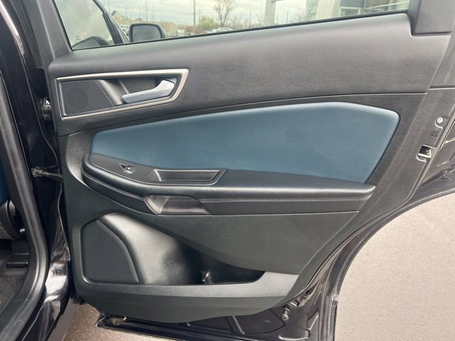 Used 2023 Ford Edge SEL w/ Sport Appearance Package image 14
